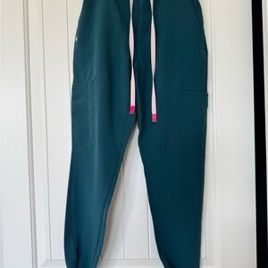 Figs Caribbean Blue Sumaiya High
Waisted - Petite Skinny
Scrub Pants - XS-P